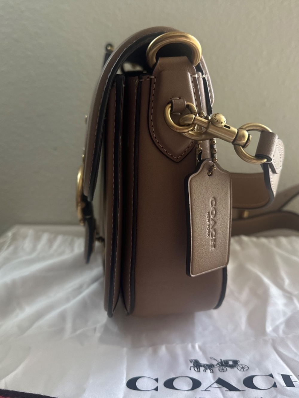 COACH Glovetanned Leather Beat Saddle Bag with Webbing (comes with two straps) - Picture 5 of 14